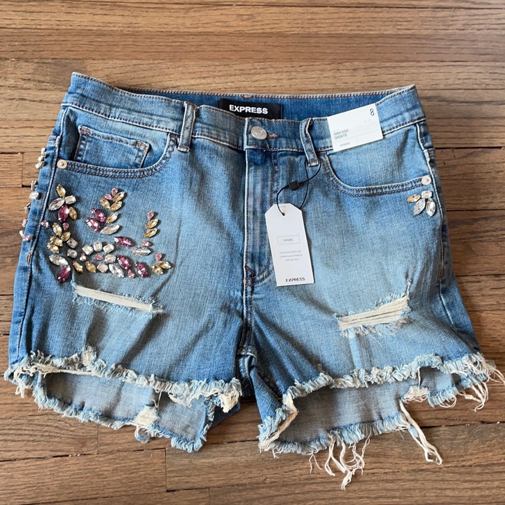 Express embellished distressed shortie size 8